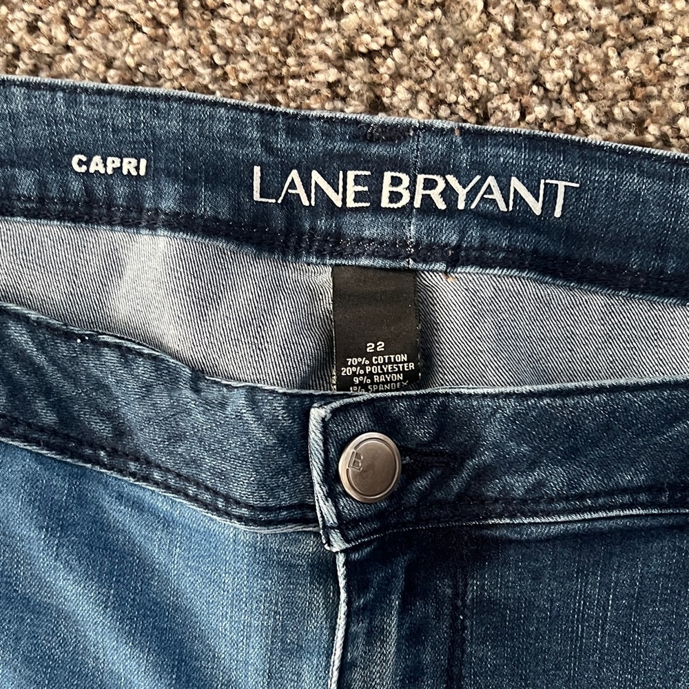 Lane Bryant Women's Dark and Light Blue Cropped Capri Jeans Patchwork Size 23 - Picture 3 of 5